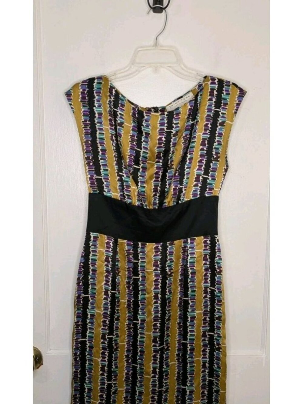 Trina Turk Sleeveless Sheath Dress Gold Jewel Tone 100% Silk Sleeveless Size 4